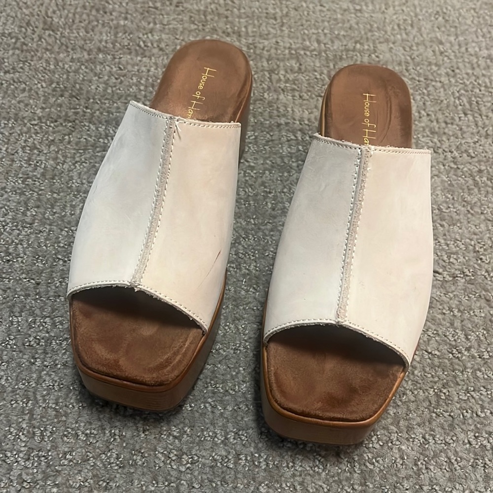 House of Harlow Platform Sandals